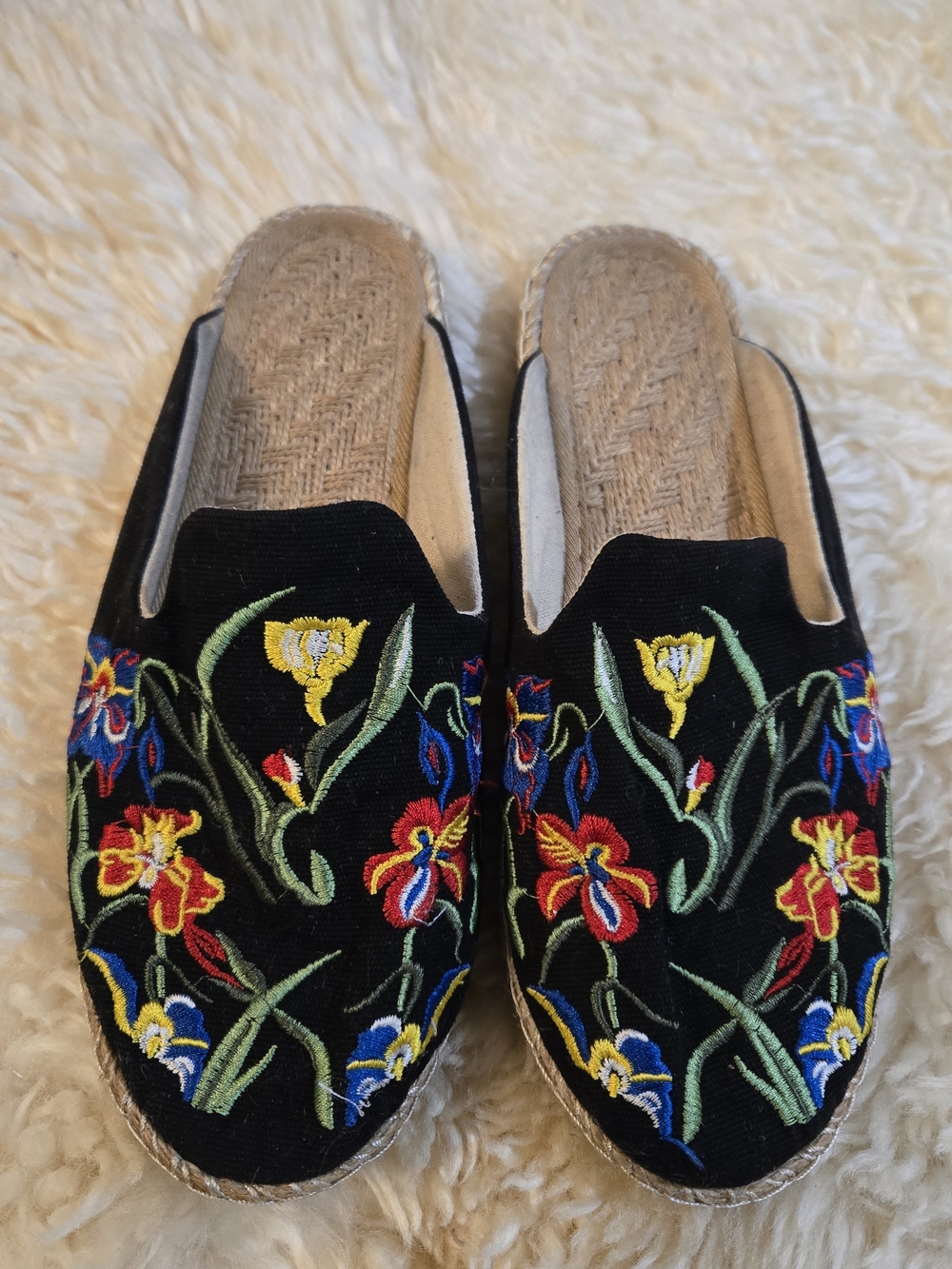 Black Multi Floral Embroidered Slip-On Espadrilles Mule Size 7